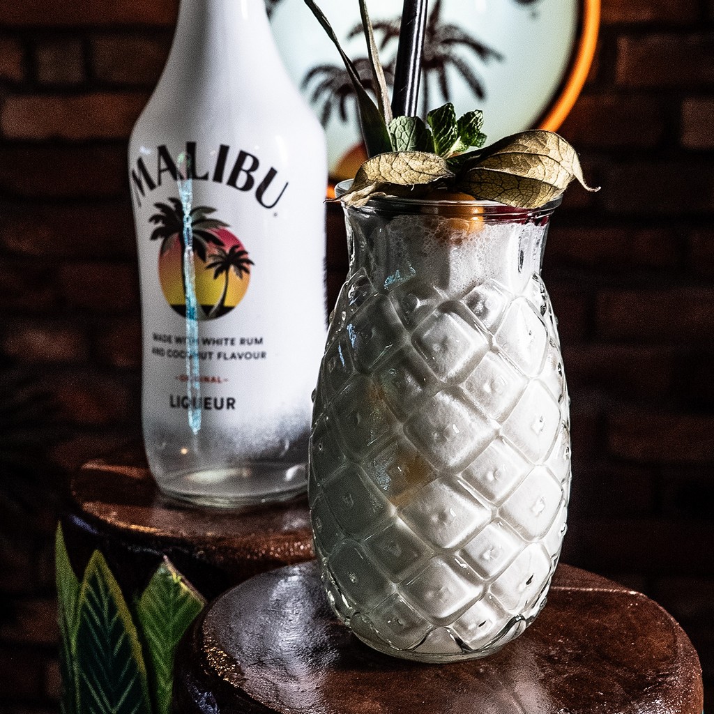 RumClub to popularny pub w Szczecinie, który jest znany z szerokiej gamy koktajli, a szczególnie jedną z ich specjalności - Hawaiian  drinku.